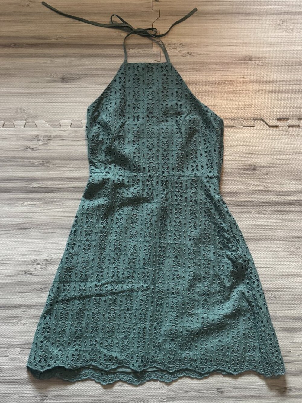 NWT Gap Women's Green Halter-Neck Eyelet Dress